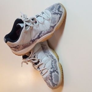Men's Jordan 11 Retro snake light Bone size 10.5